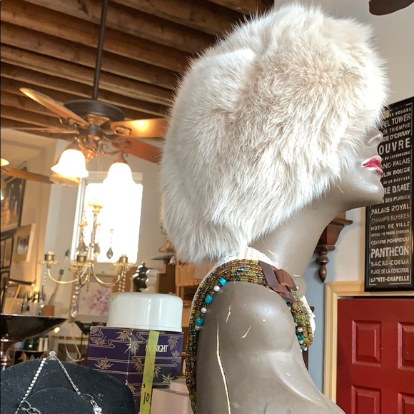 Fox Fur hat - Picture 4 of 6